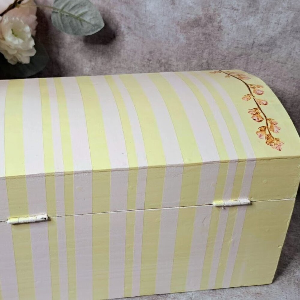 Handcrafted Memory box - Picture 4 of 5